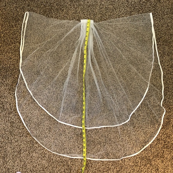 Wedding Veil - Picture 3 of 4